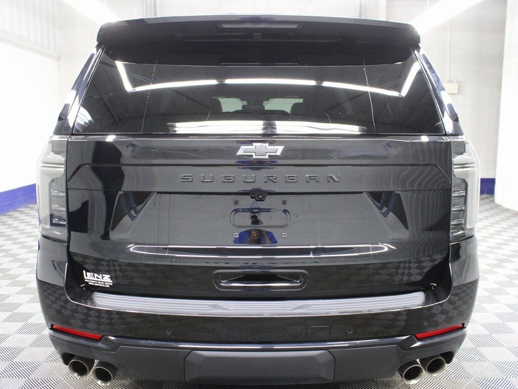 2025 Chevrolet Suburban Z-71 4WD 8 Passenger Fond du Lac WI