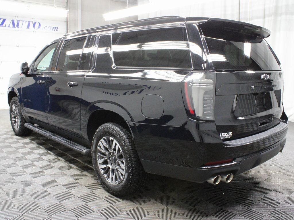 2025 Chevrolet Suburban Z-71 4WD 8 Passenger Fond du Lac WI
