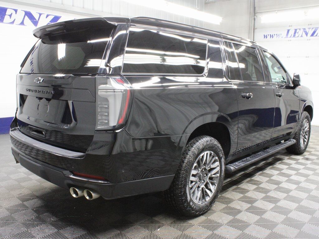 2025 Chevrolet Suburban Z-71 4WD 8 Passenger Fond du Lac WI