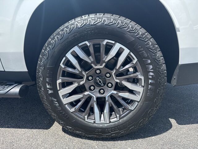 2025 Chevrolet Suburban Z71  TX