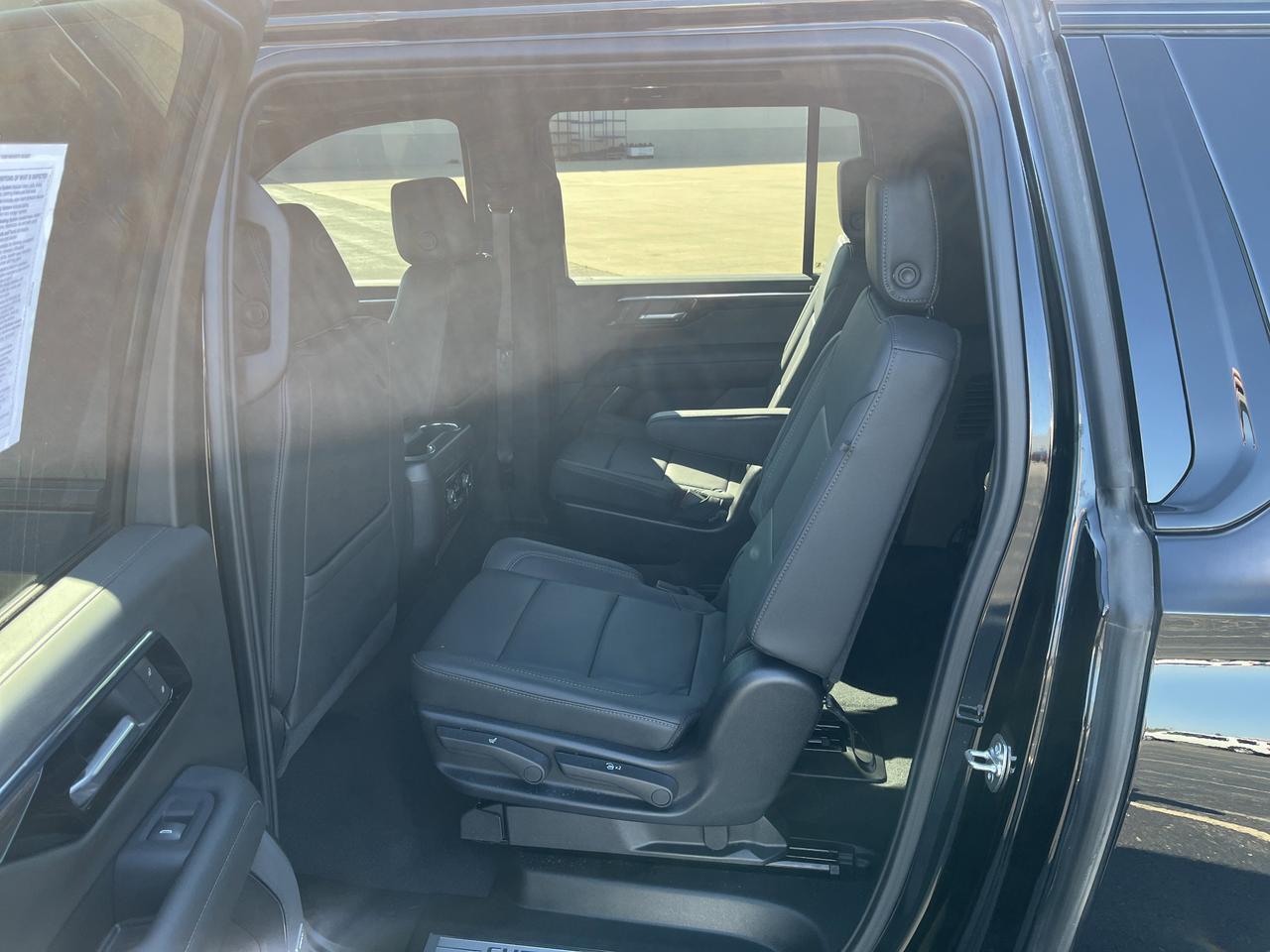 2025 Chevrolet Suburban Z71 4WD 3.0L DuramaxDiesel Comfort MaxTraileringPkgs w/Sunroof 2ndRowBuckets HtdMemLthr HtdStrngWhl Saukville WI