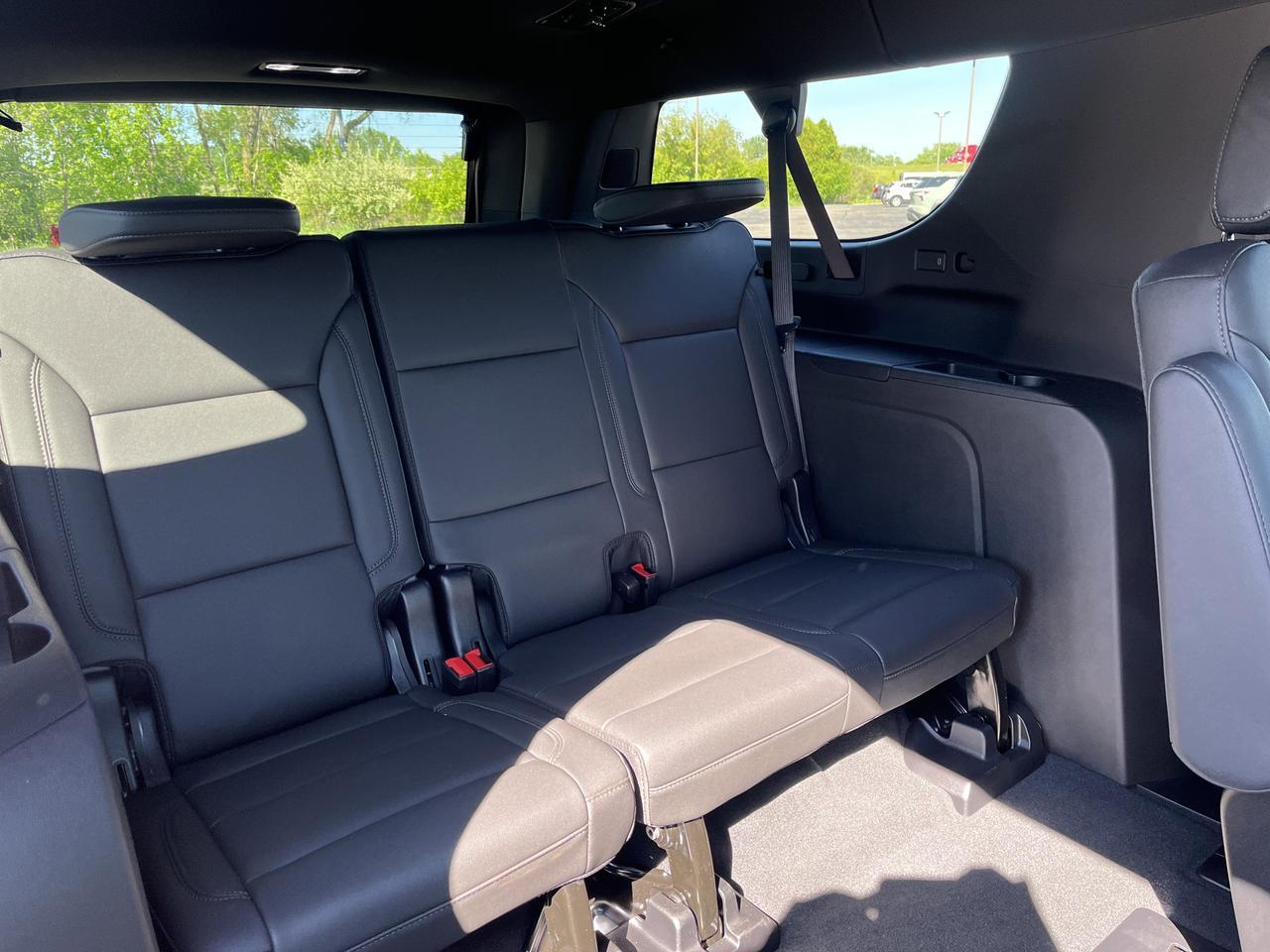 2025 Chevrolet Suburban Z71 4WD 3.0L DuramaxDiesel Comfort MaxTraileringPkgs w/Sunroof 2ndRowBuckets HtdMemLthr HtdStrngWhl Saukville WI