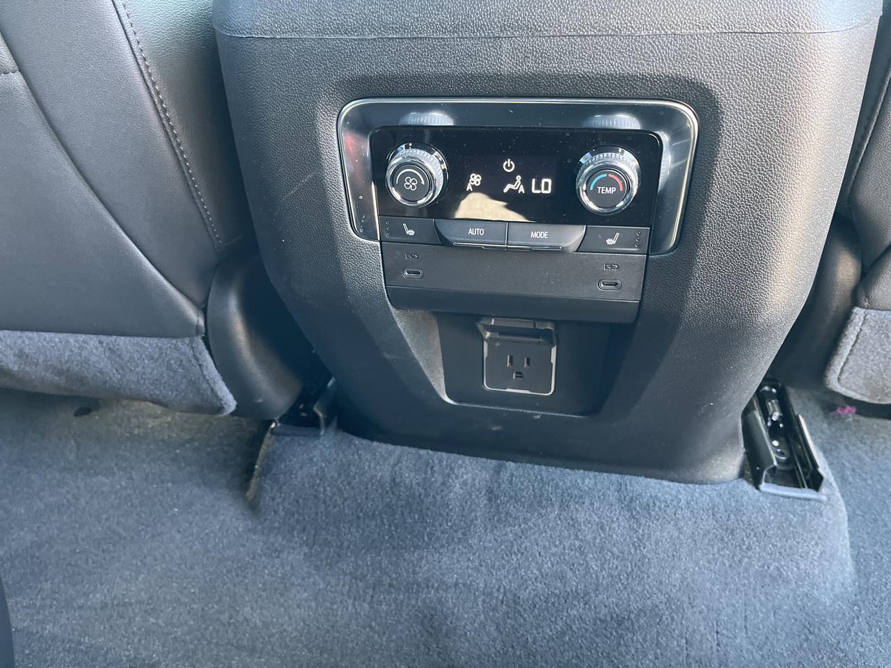 2025 Chevrolet Suburban Z71 4WD 3.0L DuramaxDiesel Comfort MaxTraileringPkgs w/Sunroof 2ndRowBuckets HtdMemLthr HtdStrngWhl Saukville WI