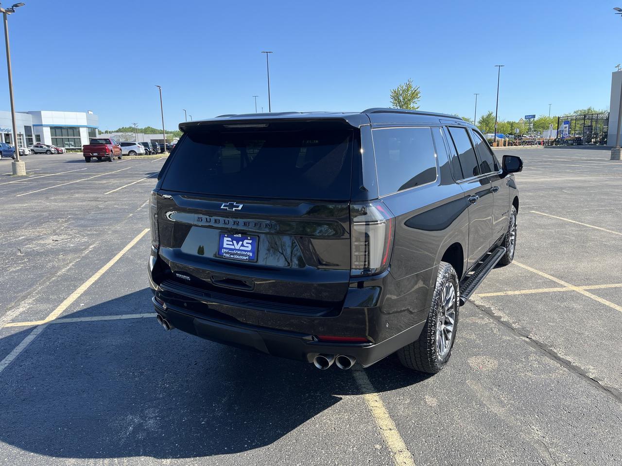 2025 Chevrolet Suburban Z71 4WD 3.0L DuramaxDiesel Comfort MaxTraileringPkgs w/Sunroof 2ndRowBuckets HtdMemLthr HtdStrngWhl Saukville WI