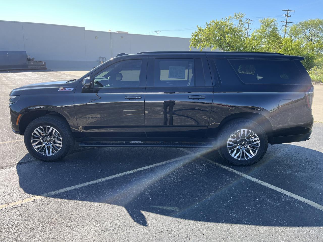 2025 Chevrolet Suburban Z71 4WD 3.0L DuramaxDiesel Comfort MaxTraileringPkgs w/Sunroof 2ndRowBuckets HtdMemLthr HtdStrngWhl Saukville WI