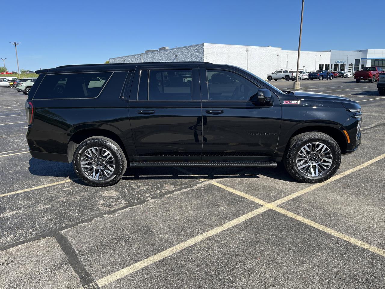 2025 Chevrolet Suburban Z71 4WD 3.0L DuramaxDiesel Comfort MaxTraileringPkgs w/Sunroof 2ndRowBuckets HtdMemLthr HtdStrngWhl Saukville WI