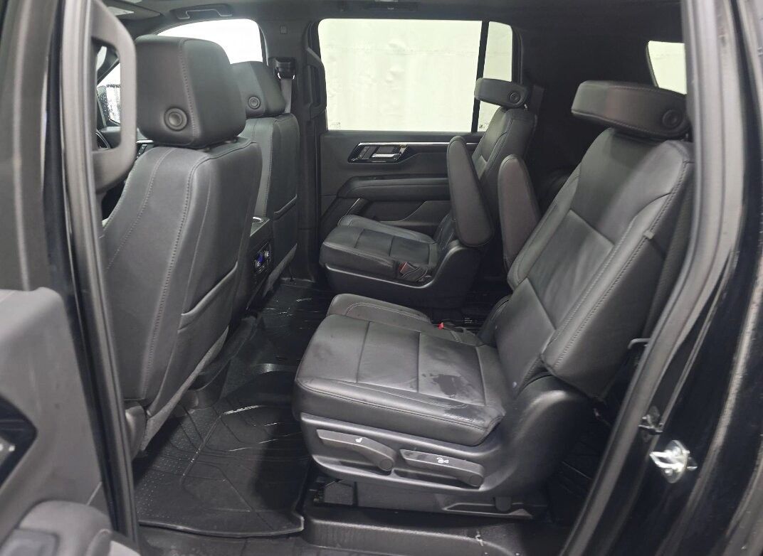 2025 Chevrolet Suburban Z71 Panoramic Roof Bose Sound Portland OR