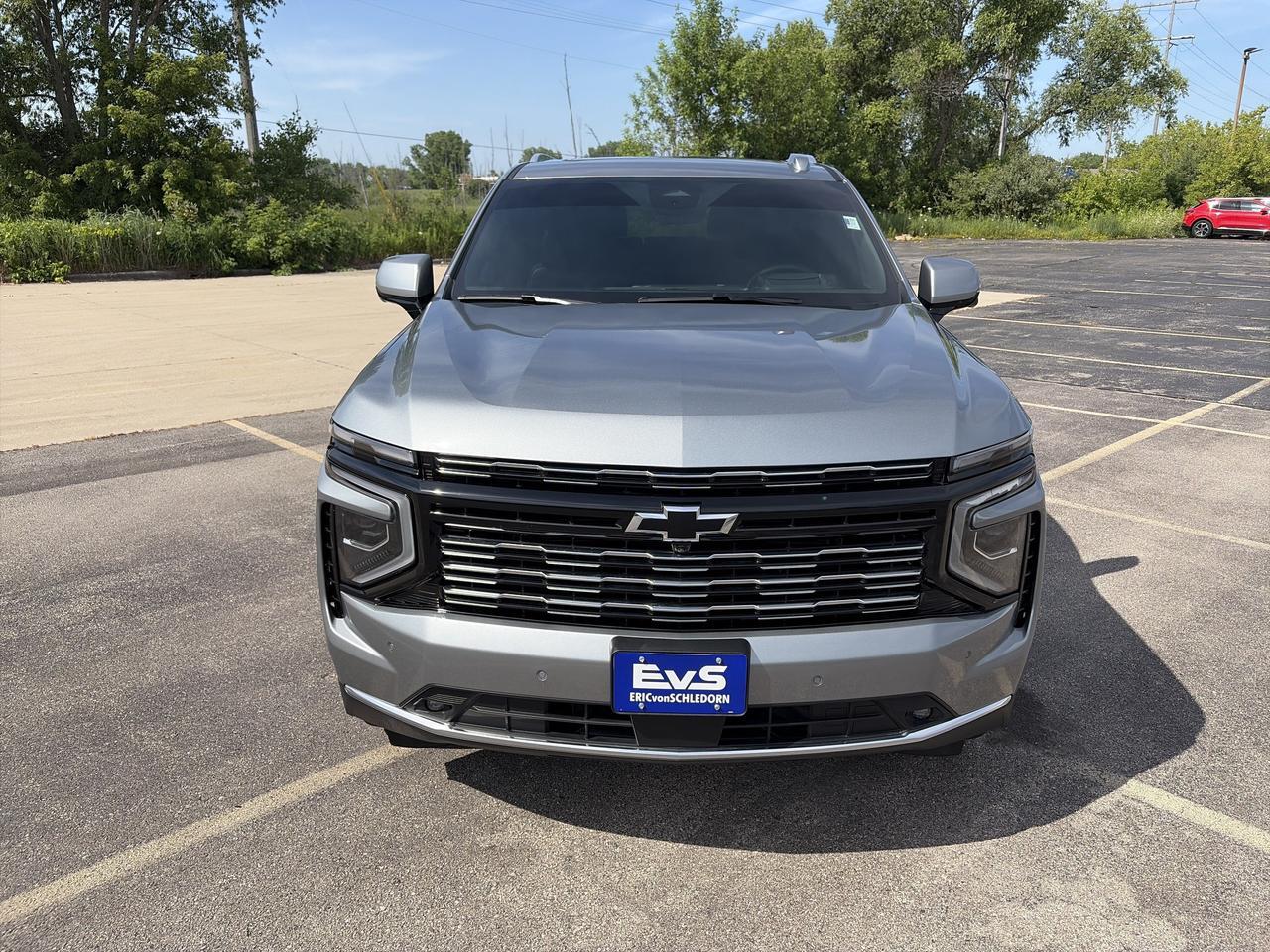 2025 Chevrolet Tahoe High Country 4WD 3.0L DuramaxDiesel DeluxePkg w/22s BlackBowties PwrRetractSteps Sunroof AirRide