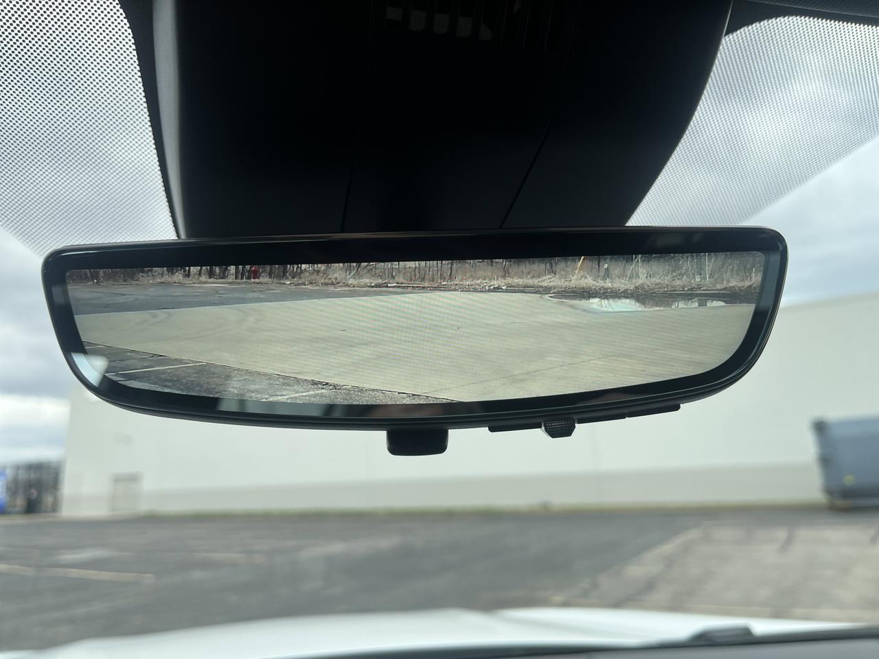 2025 Chevrolet Tahoe High Country 4WD HC-Deluxe Tech&EntertainmentPkgs w.Sunroof 24s RearSeatMedia PwrRtrctStps Saukville WI