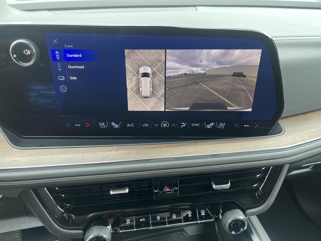 2025 Chevrolet Tahoe High Country 4WD HC-Deluxe Tech&EntertainmentPkgs w.Sunroof 24s RearSeatMedia PwrRtrctStps Saukville WI