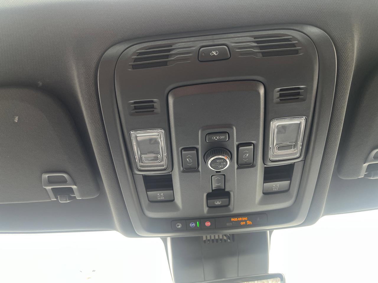 2025 Chevrolet Tahoe High Country 4WD HC-Deluxe Tech&EntertainmentPkgs w.Sunroof 24s RearSeatMedia PwrRtrctStps Saukville WI