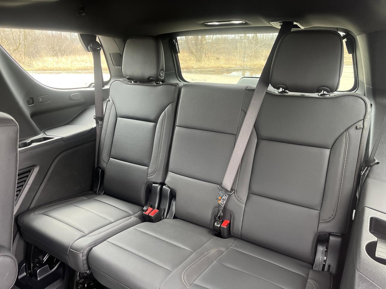 2025 Chevrolet Tahoe High Country 4WD HC-Deluxe Tech&EntertainmentPkgs w.Sunroof 24s RearSeatMedia PwrRtrctStps Saukville WI