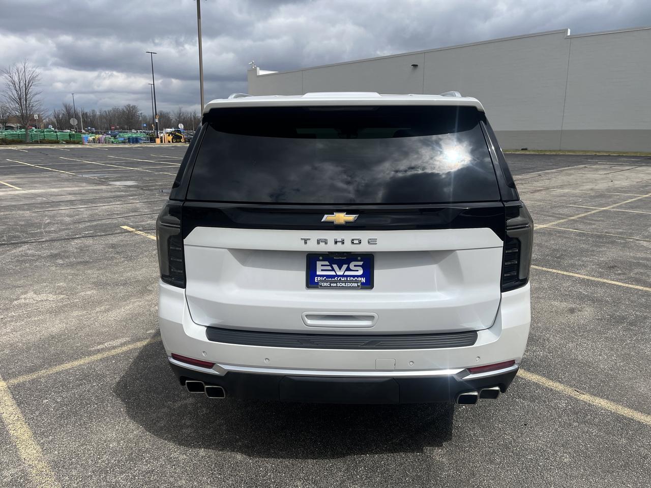 2025 Chevrolet Tahoe High Country 4WD HC-Deluxe Tech&EntertainmentPkgs w.Sunroof 24s RearSeatMedia PwrRtrctStps Saukville WI