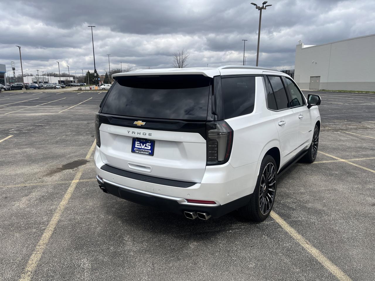 2025 Chevrolet Tahoe High Country 4WD HC-Deluxe Tech&EntertainmentPkgs w.Sunroof 24s RearSeatMedia PwrRtrctStps Saukville WI