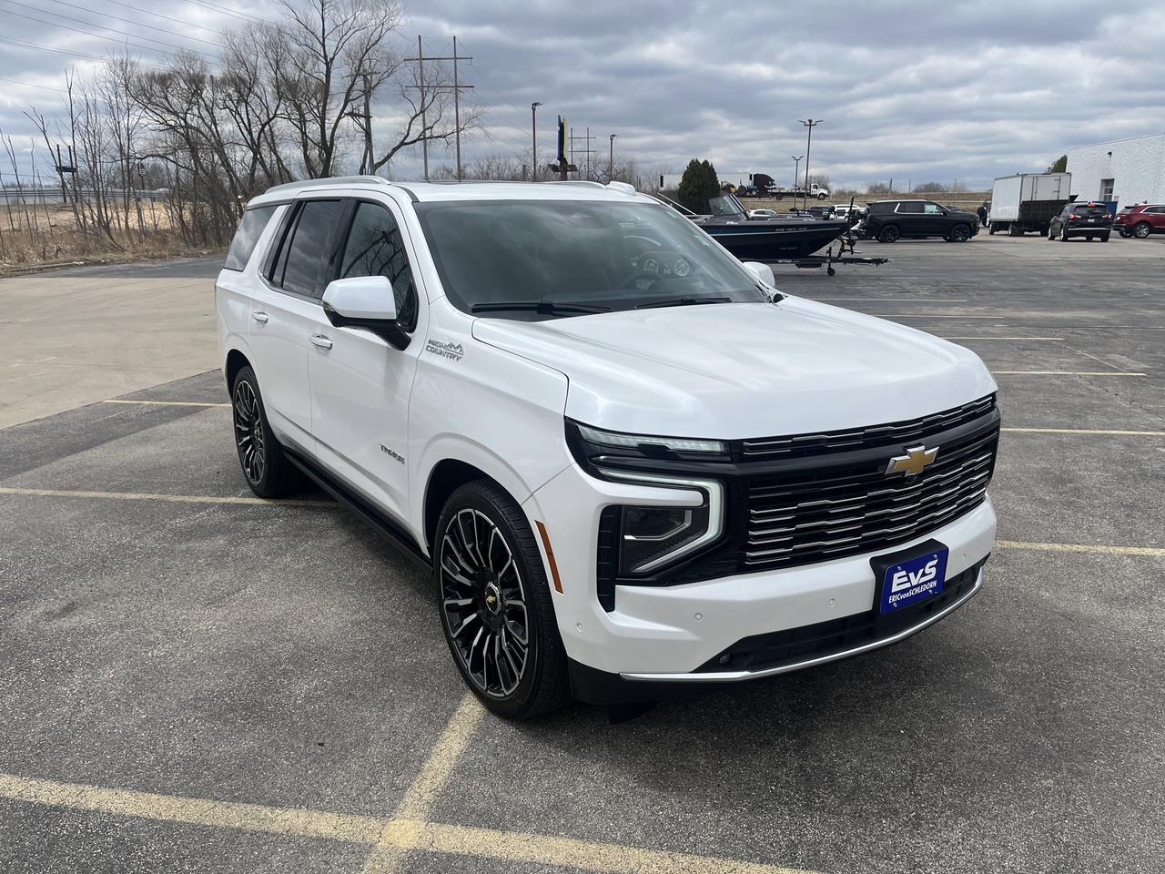 2025 Chevrolet Tahoe High Country 4WD HC-Deluxe Tech&EntertainmentPkgs w.Sunroof 24s RearSeatMedia PwrRtrctStps Saukville WI
