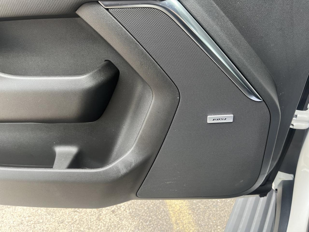 2025 Chevrolet Tahoe High Country 4WD HC-Deluxe Tech&EntertainmentPkgs w.Sunroof 24s RearSeatMedia PwrRtrctStps Saukville WI