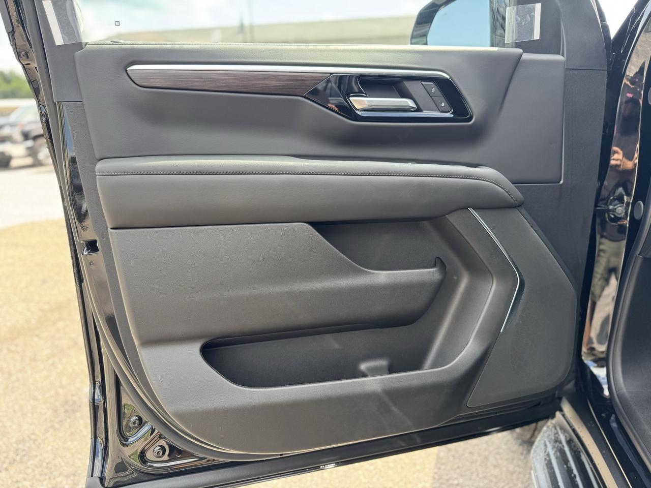 2025 Chevrolet Tahoe LS Crestwood KY
