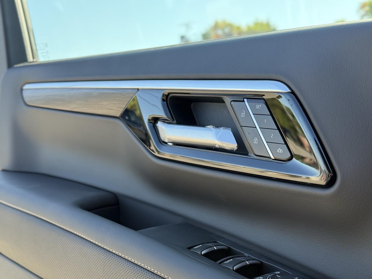 2025 Chevrolet Tahoe Premier Crestwood KY