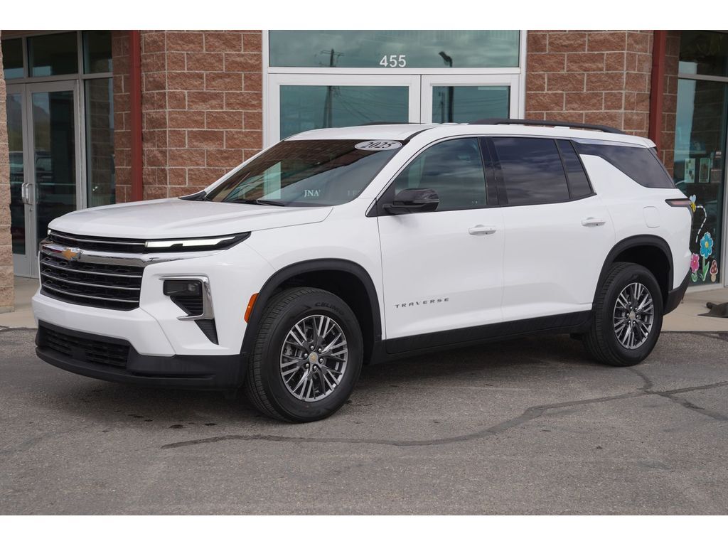 2025 Chevrolet Traverse AWD LT