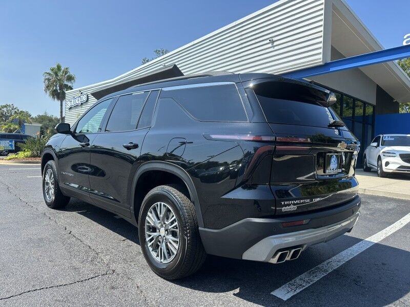 2025 Chevrolet Traverse AWD LT