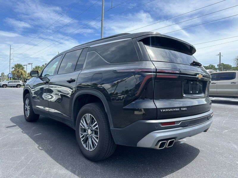 2025 Chevrolet Traverse AWD LT