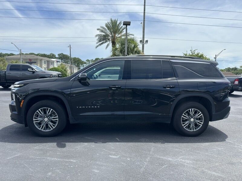 2025 Chevrolet Traverse AWD LT