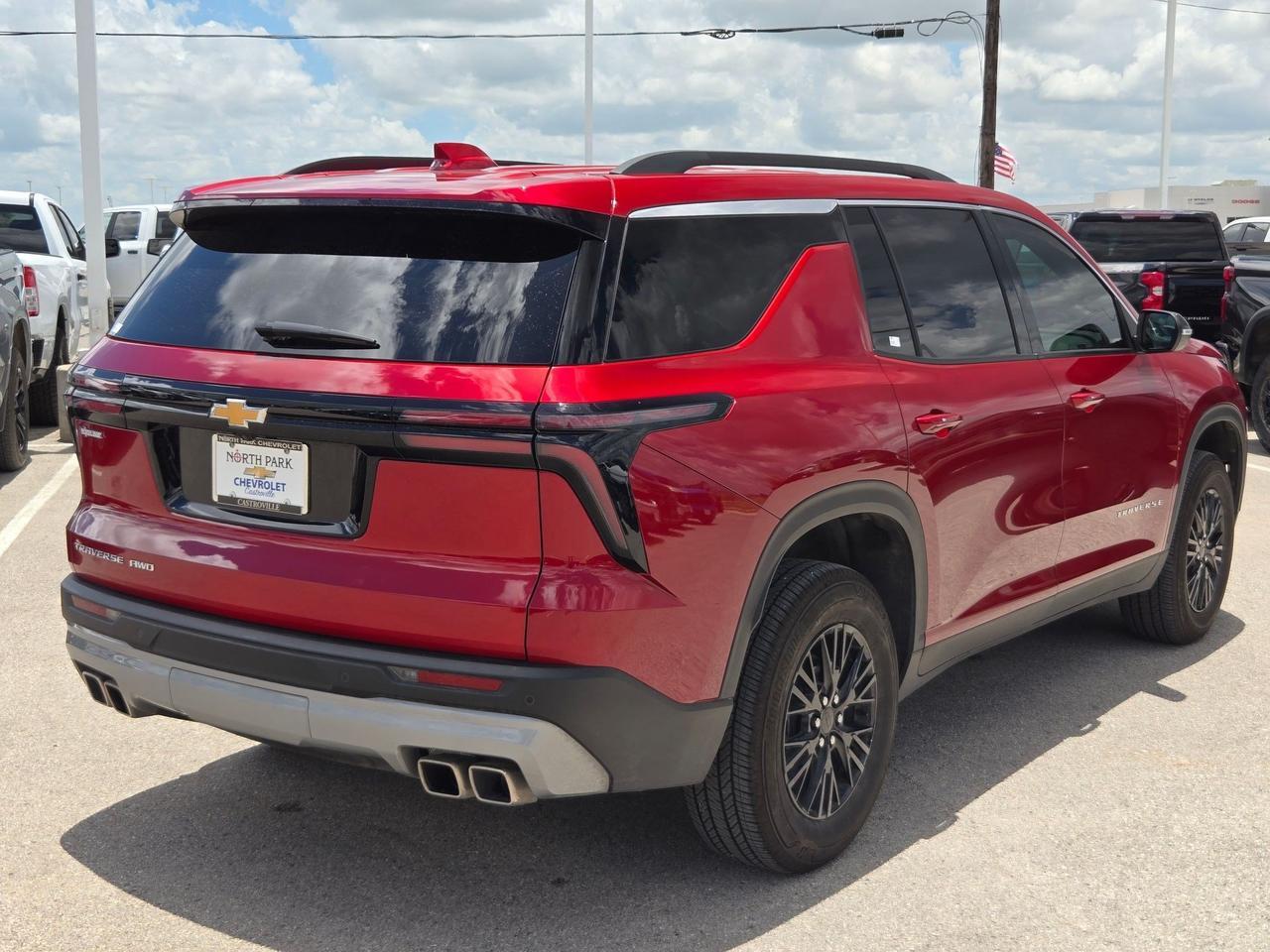 2025 Chevrolet Traverse AWD LT