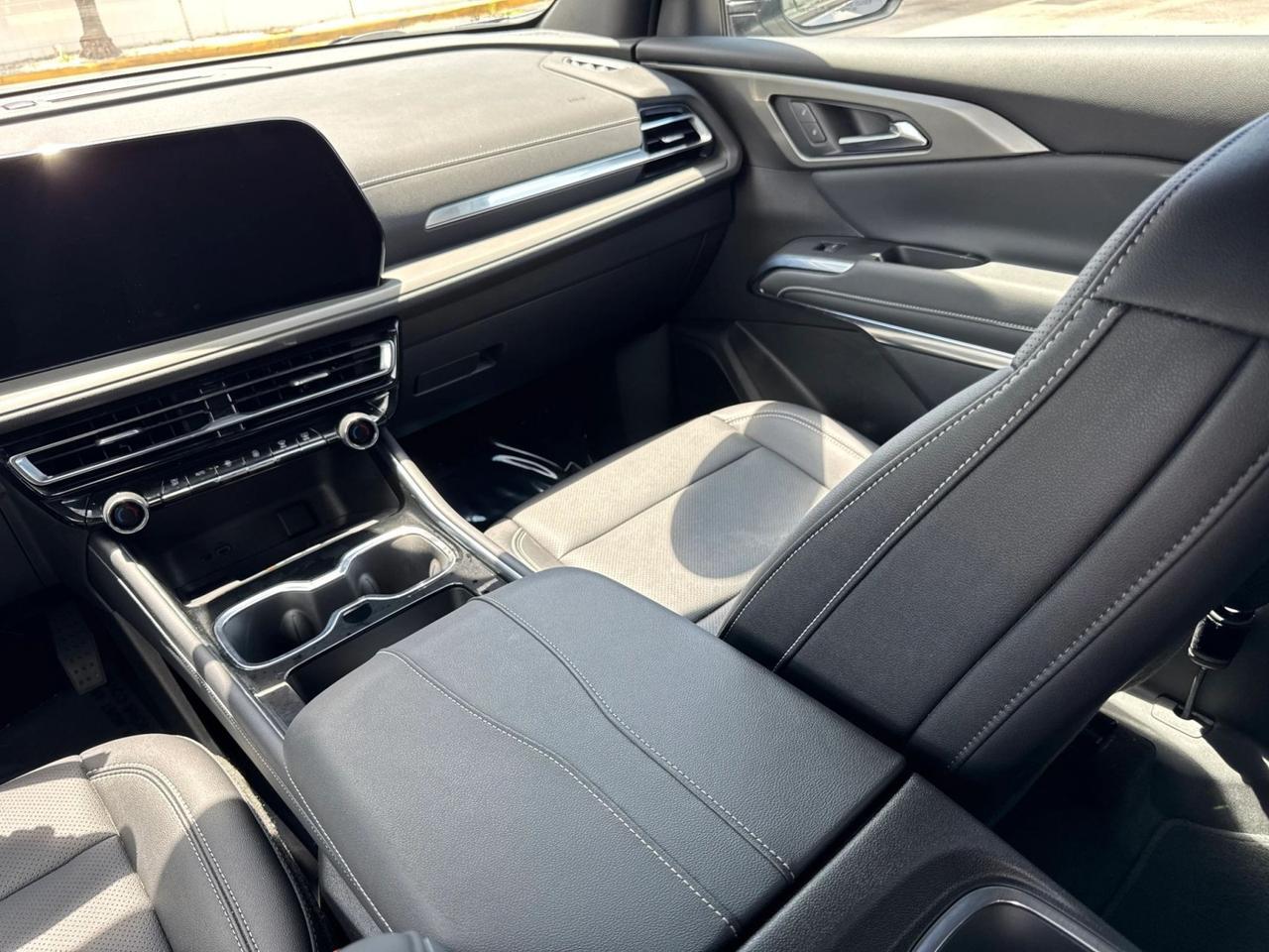 2025 Chevrolet Traverse FWD LT Miami FL