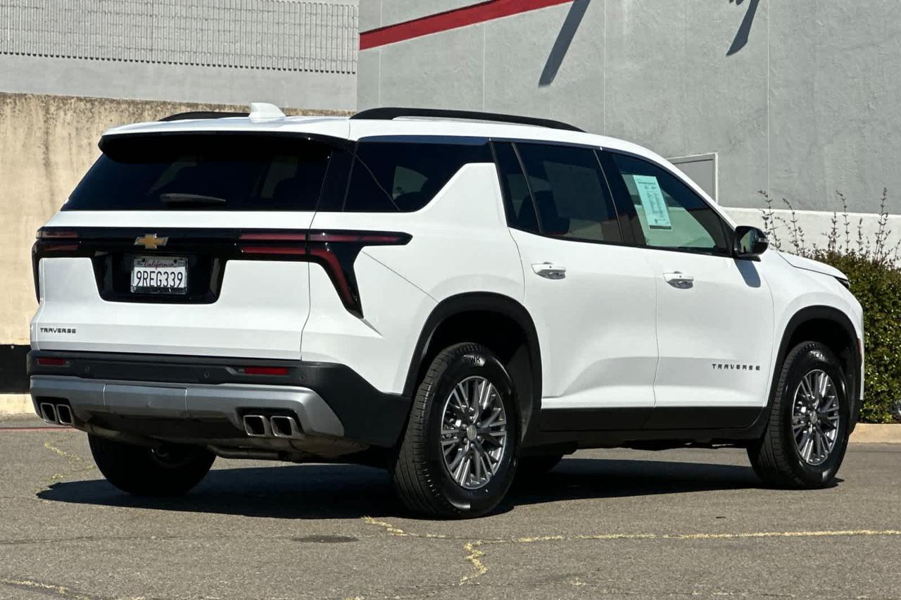 2025 Chevrolet Traverse FWD LT