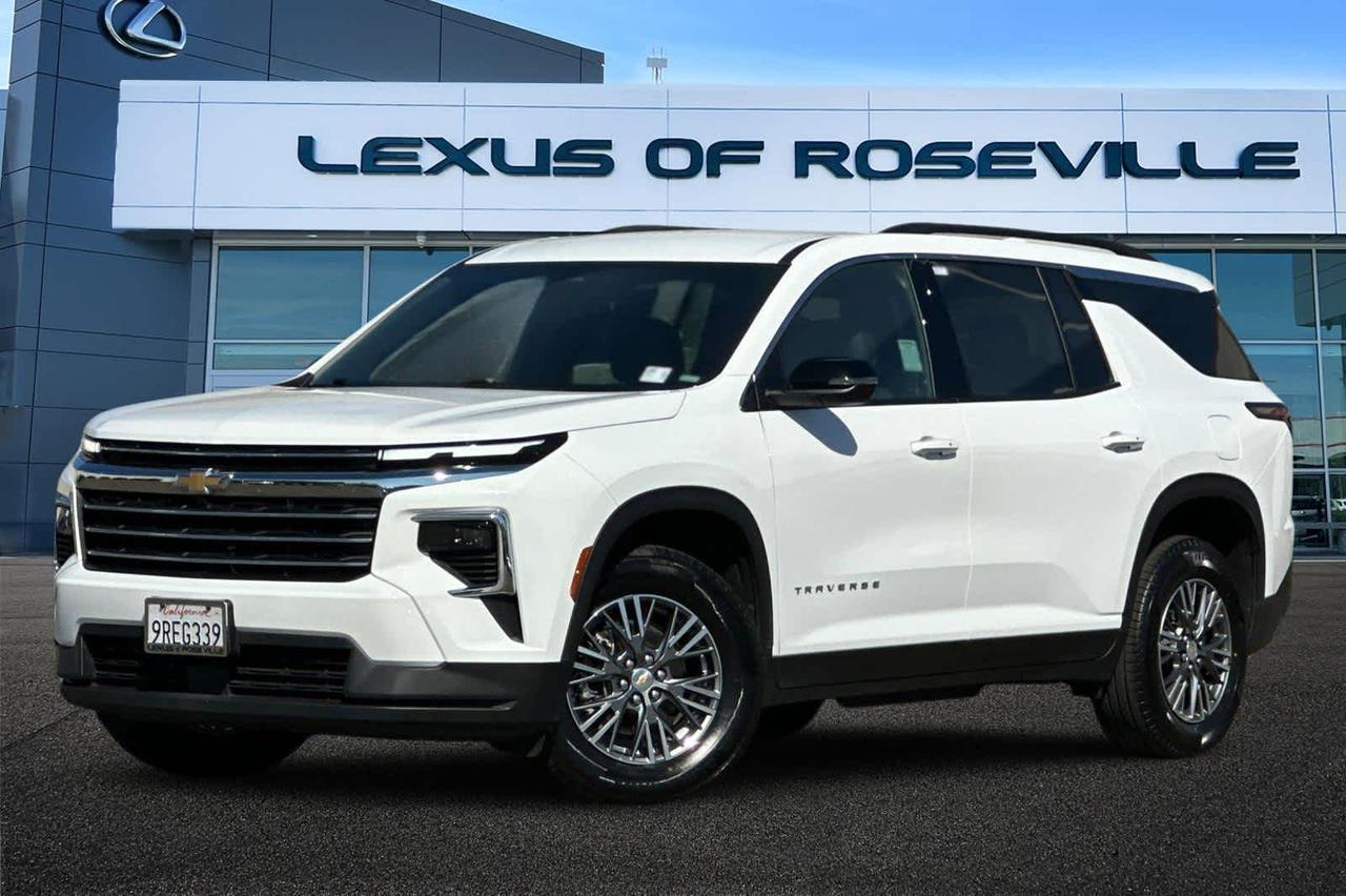 2025 Chevrolet Traverse FWD LT
