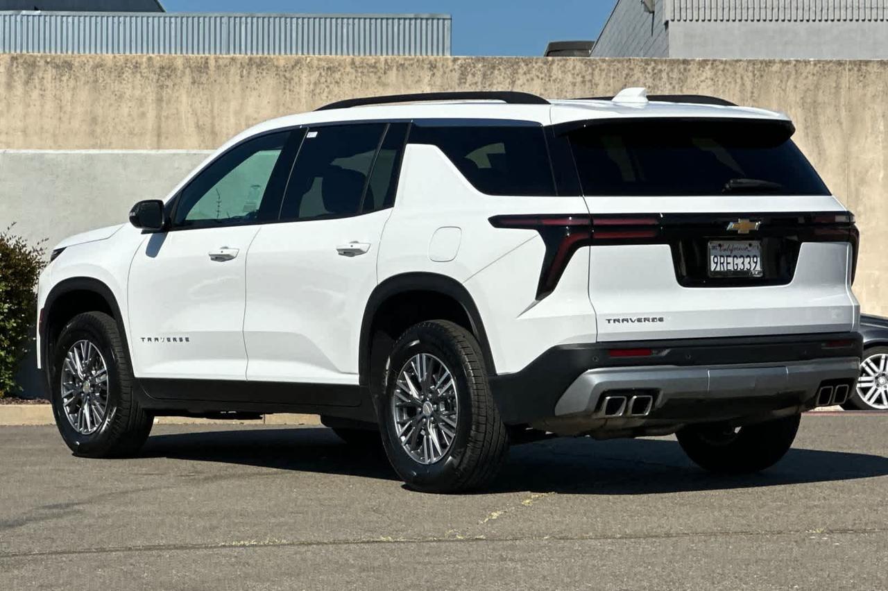 2025 Chevrolet Traverse FWD LT Roseville CA