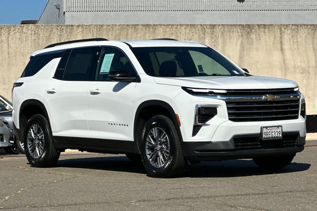 2025 Chevrolet Traverse FWD LT Roseville CA