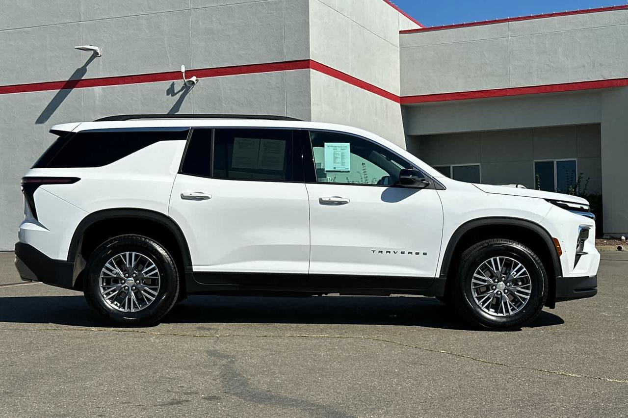 2025 Chevrolet Traverse FWD LT Roseville CA