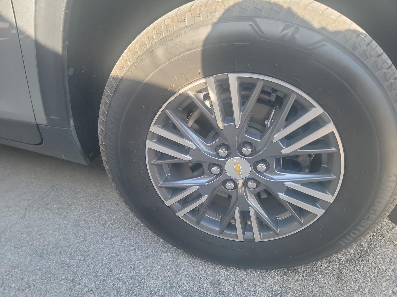 2025 Chevrolet Traverse FWD LT