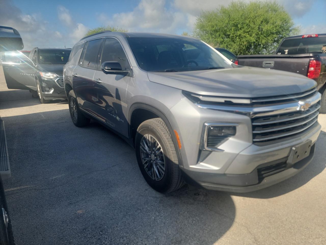 2025 Chevrolet Traverse FWD LT