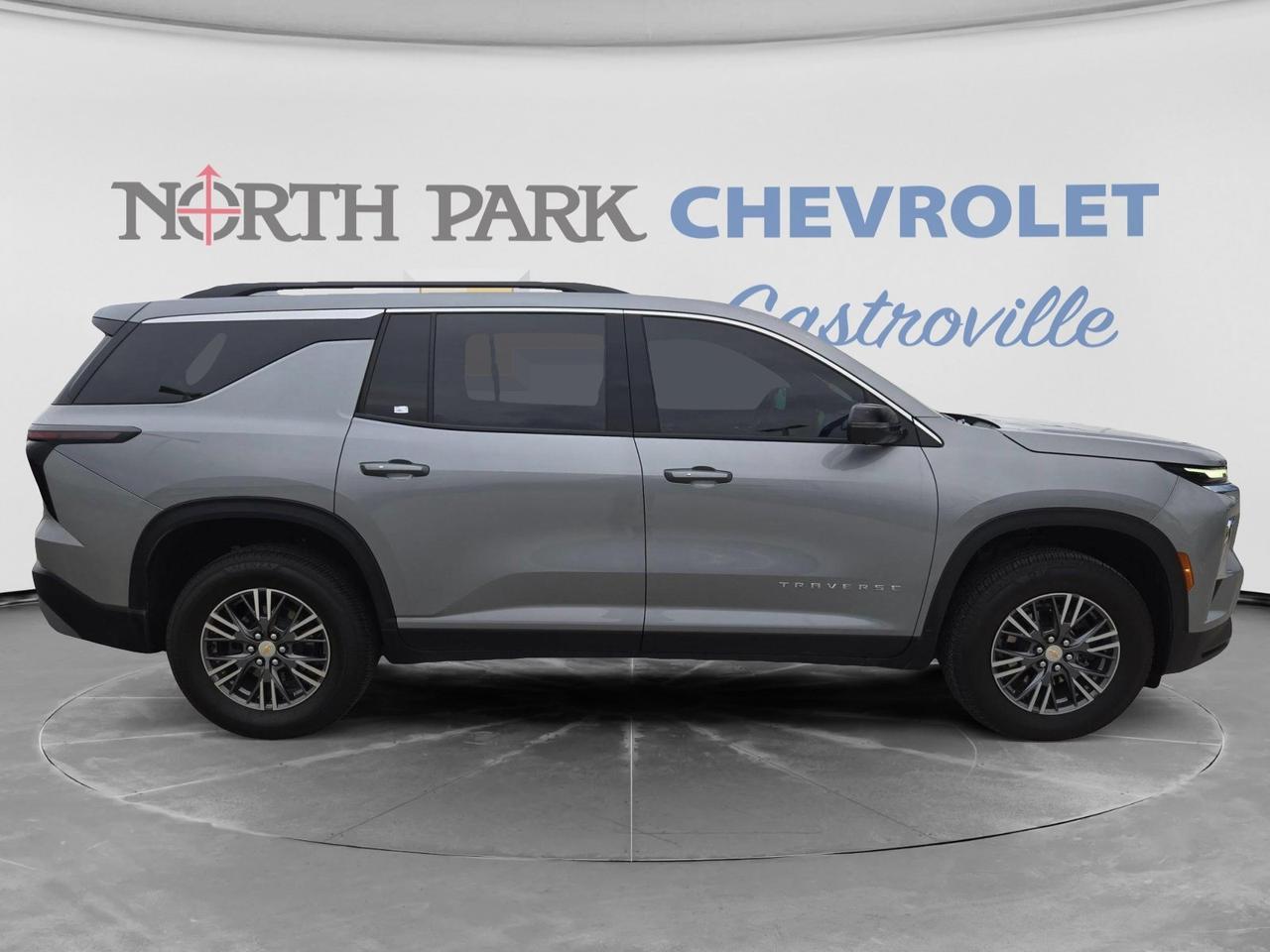2025 Chevrolet Traverse FWD LT