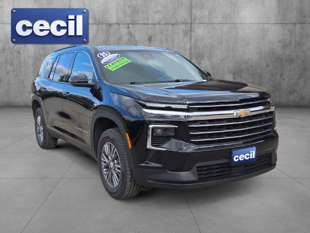 2025 Chevrolet Traverse LT