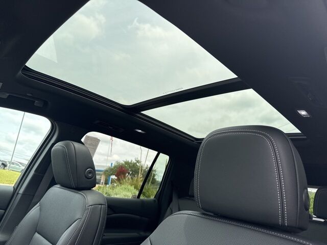 2025 Chevrolet Traverse LT  TX