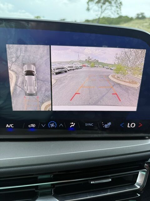 2025 Chevrolet Traverse LT  TX