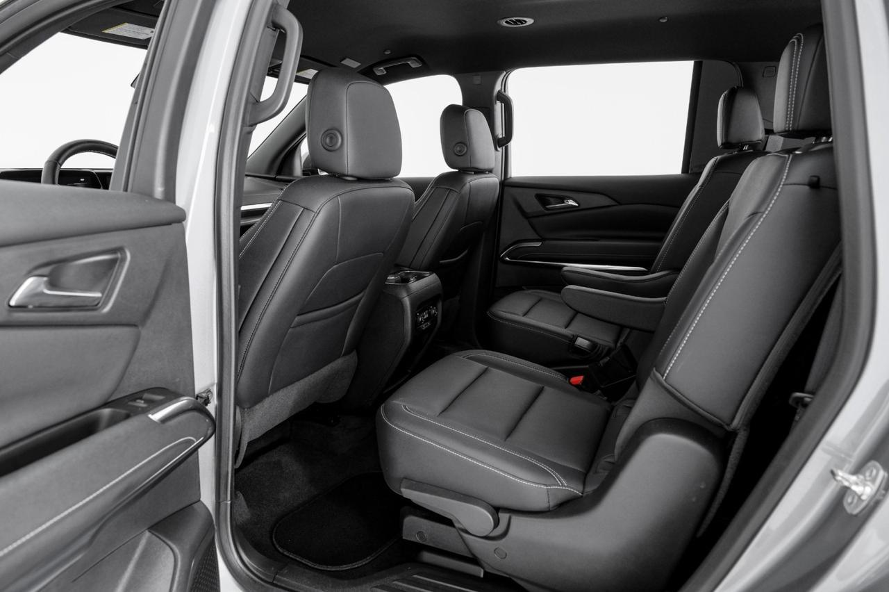 2025 Chevrolet Traverse LT LANE DEPARTURE FORWARD COLLISION ALERT HEATED SEATS REAR CAME Carrollton TX