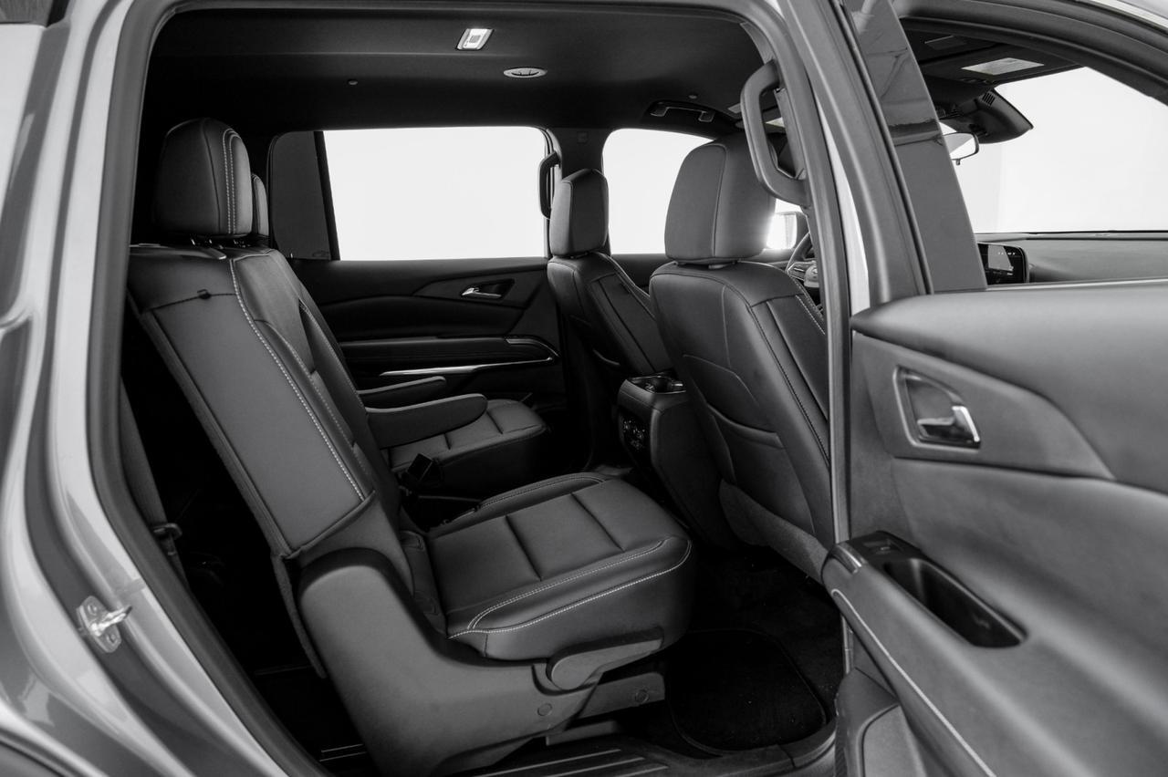 2025 Chevrolet Traverse LT LANE DEPARTURE FORWARD COLLISION ALERT HEATED SEATS REAR CAME Carrollton TX