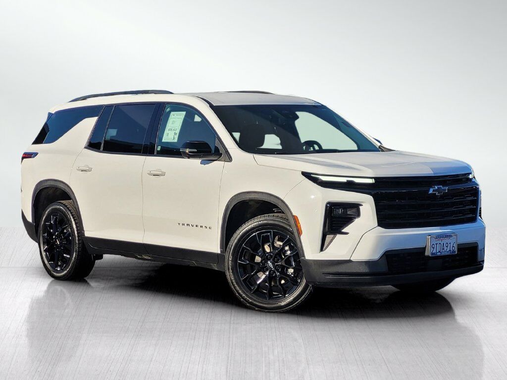 2025 Chevrolet Traverse LT