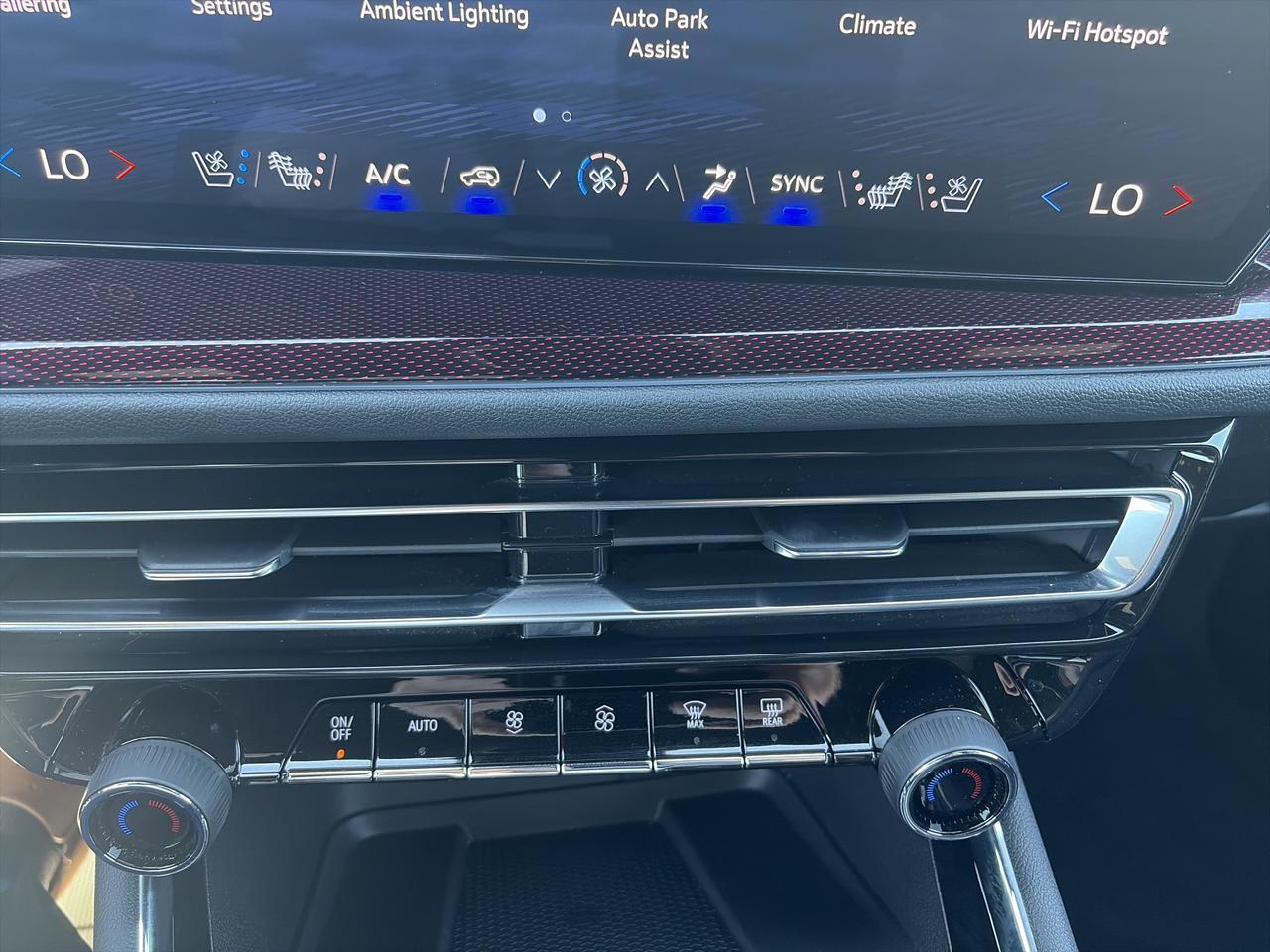 2025 Chevrolet Traverse RS AWD w/Sunroof AdptvCrz HtdCldMemLthr HtdStrngWhl HD-SrrndVsn Saukville WI