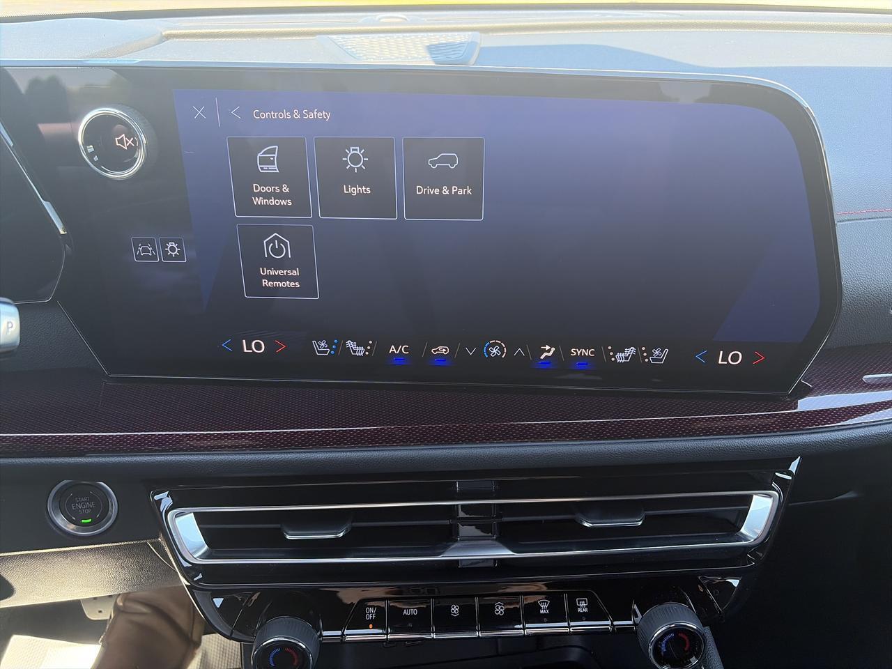 2025 Chevrolet Traverse RS AWD w/Sunroof AdptvCrz HtdCldMemLthr HtdStrngWhl HD-SrrndVsn Saukville WI