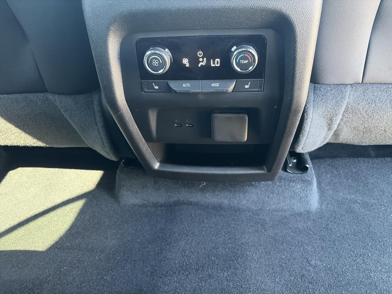 2025 Chevrolet Traverse RS AWD w/Sunroof AdptvCrz HtdCldMemLthr HtdStrngWhl HD-SrrndVsn Saukville WI