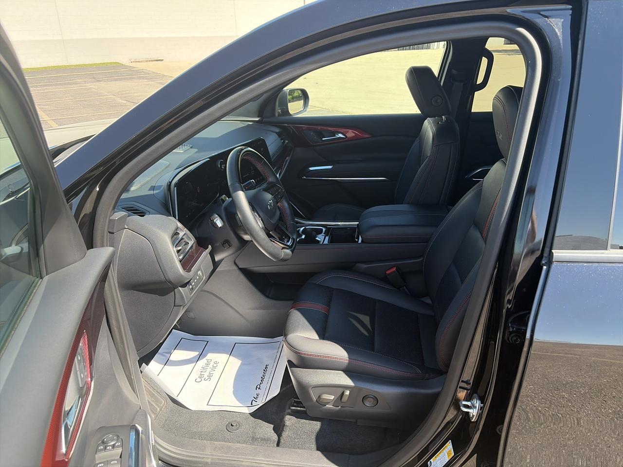 2025 Chevrolet Traverse RS AWD w/Sunroof AdptvCrz HtdCldMemLthr HtdStrngWhl HD-SrrndVsn Saukville WI