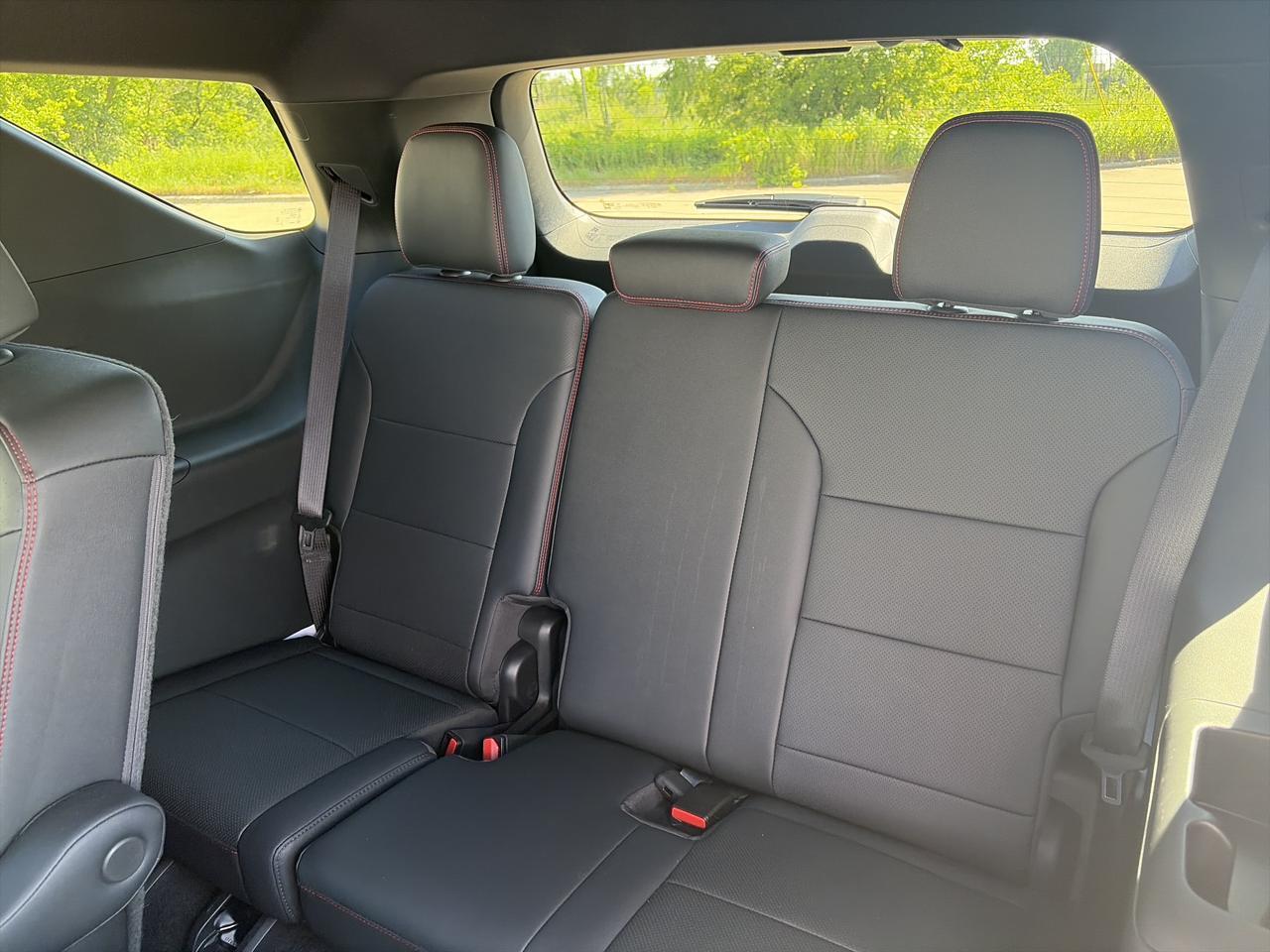 2025 Chevrolet Traverse RS AWD w/Sunroof AdptvCrz HtdCldMemLthr HtdStrngWhl HD-SrrndVsn Saukville WI