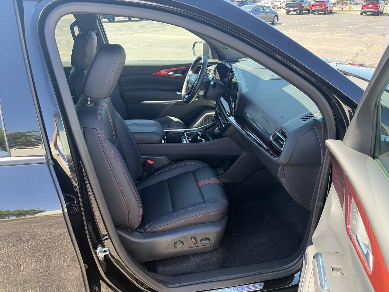 2025 Chevrolet Traverse RS AWD w/Sunroof AdptvCrz HtdCldMemLthr HtdStrngWhl HD-SrrndVsn Saukville WI