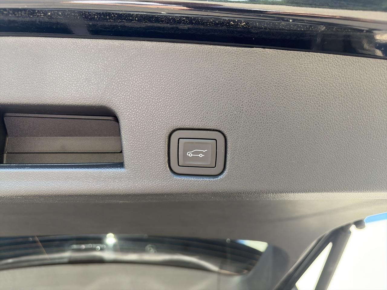 2025 Chevrolet Traverse RS AWD w/Sunroof AdptvCrz HtdCldMemLthr HtdStrngWhl HD-SrrndVsn Saukville WI