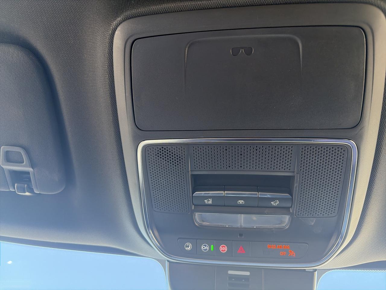2025 Chevrolet Traverse RS AWD w/Sunroof AdptvCrz HtdCldMemLthr HtdStrngWhl HD-SrrndVsn Saukville WI
